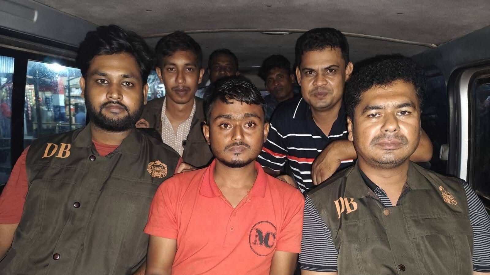 বগুড়ায় হাতুড়ি দিয়ে পিটিয়ে