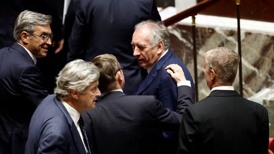 আস্থা ভোটে পরাজিত