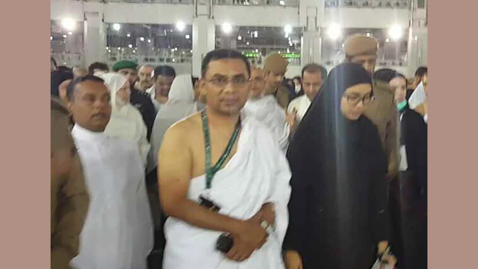 ওমরাহ শেষে নভেম্বরে দেশে