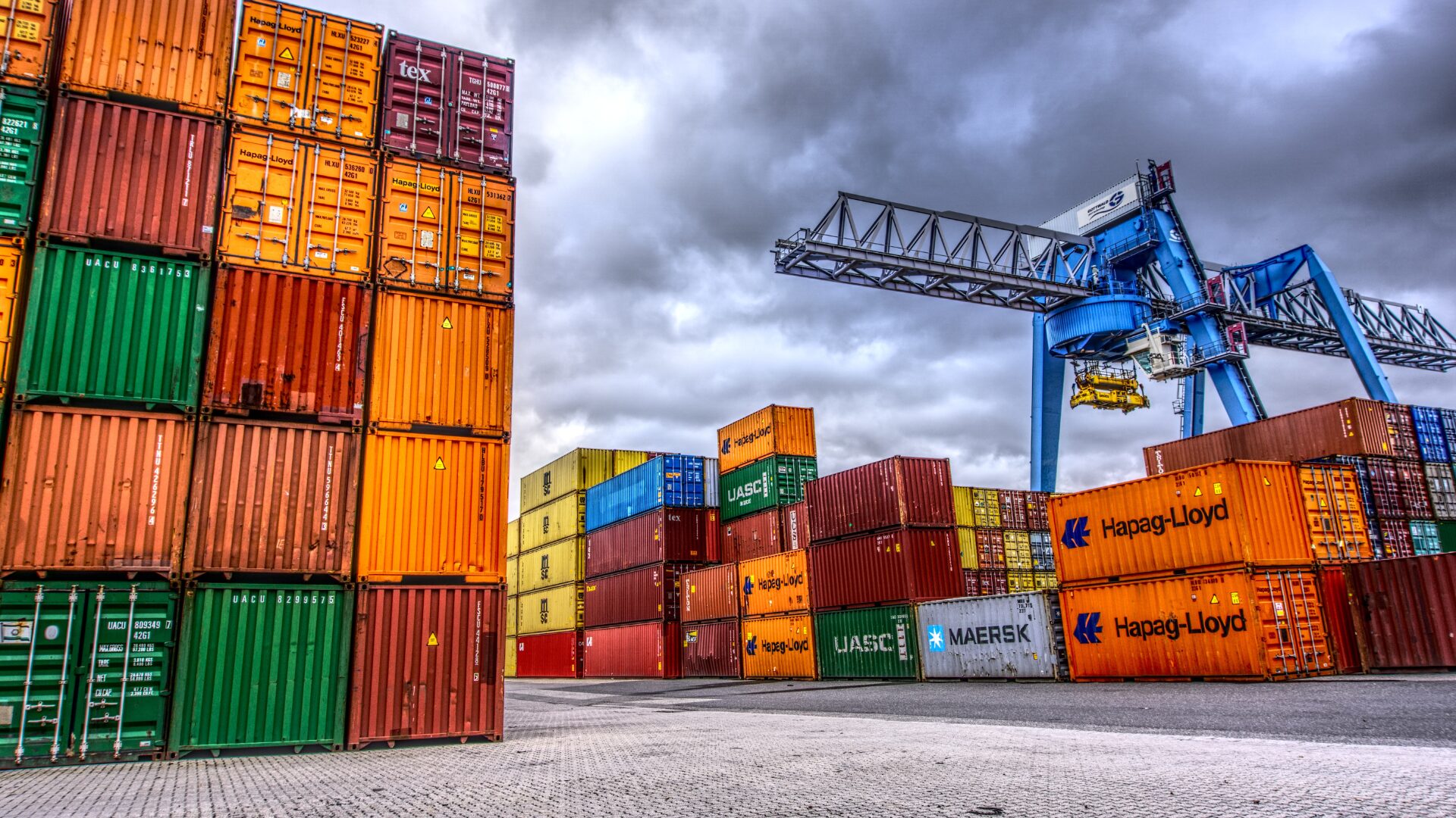 অক্টোবরে রপ্তানি কমেছে ৭.৪৩%, টানা তিন মাস পতনে বাংলাদেশ