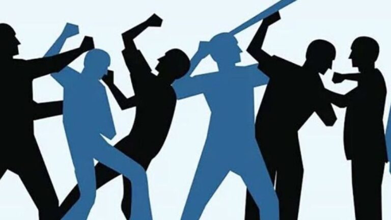 ফরিদপুরের ভাঙ্গায় বিএনপির দুই গ্রুপের সংঘর্ষে ১৫ জন আহত। চুমরদী ইউনিয়নের বাবনাতলা গ্রামে এ ঘটনা ঘটে।