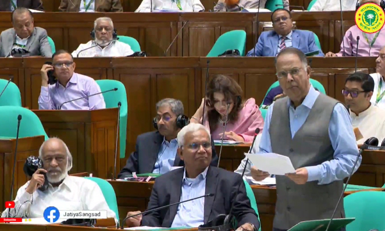 মঙ্গলবার জাতীয় সংসদে কার্যপ্রণালি বিধির ৭১ বিধিতে জনগুরুত্বপূর্ণ জরুরি বিষয়ে আনীত নোটিশের জবাব দেন জ্বালানি মন্ত্রী ইকবাল হাসান মাহমুদ।